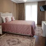 Eiffel Hotel Yrsheku