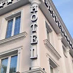 Eiffel Hotel Yrsheku