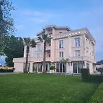 Hotel Eiffel 4*