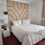 Eiffel Hotel 4*