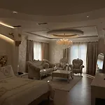 Eiffel Hotel Yrsheku