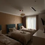 Eiffel Hotel 4*