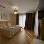 Hotel Eiffel 4*