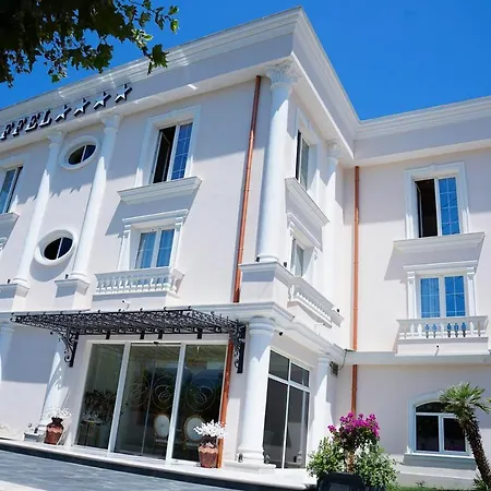 Hotel Eiffel Yrshek