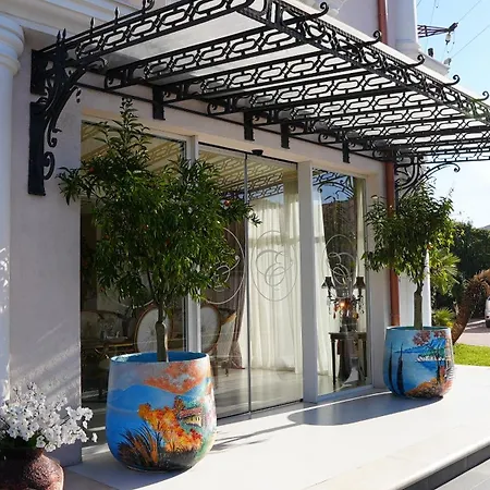 Eiffel Otel 4*
