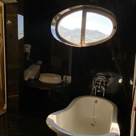 Hotel Eiffel 4*
